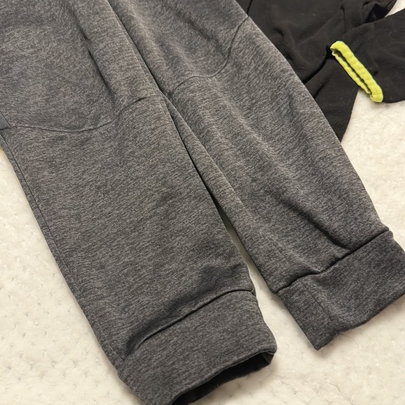 Xersion top black and Russell jog pants gray & yellow - Picture 5 of 5